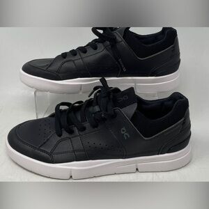 On Cloud The Roger Club House Woman